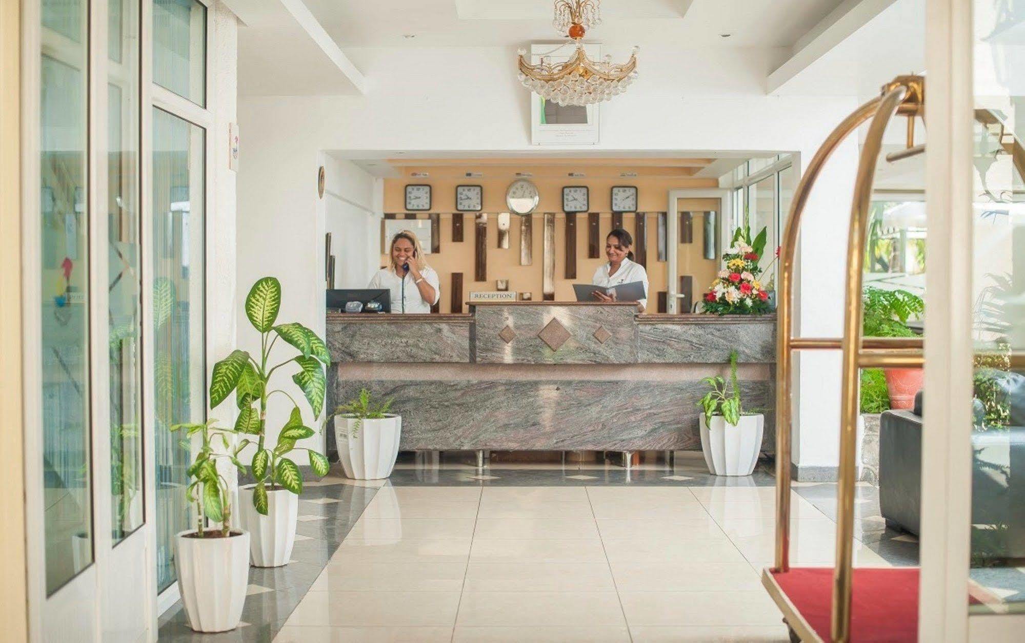 Manisa Hotel Flic-en-Flacq Eksteriør billede
