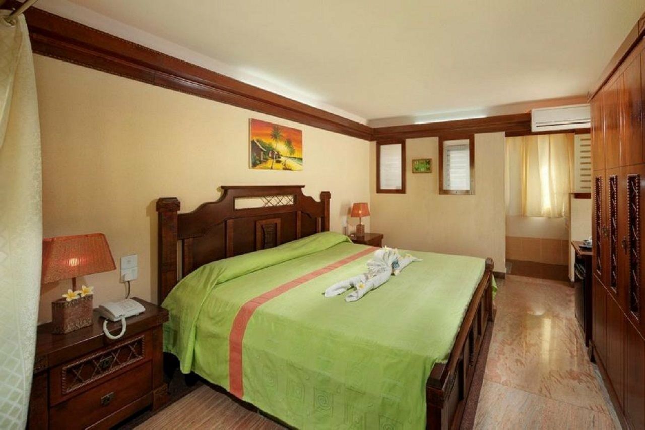 Manisa Hotel Flic-en-Flacq Eksteriør billede